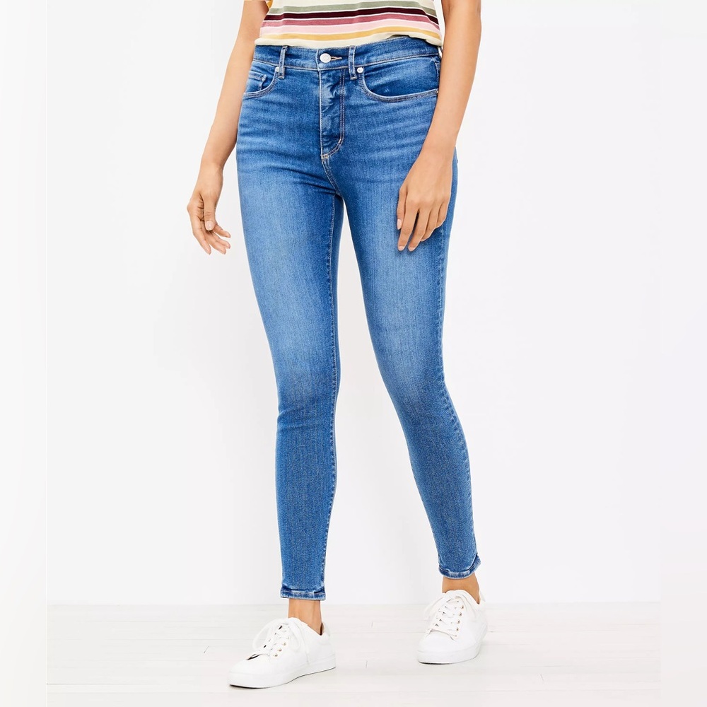 LOFT Curvy Sculpt Jeggings in Light Indigo Wash size 27/4
